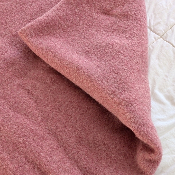 Pendleton Rose Wool Blanket - Picture 4 of 5